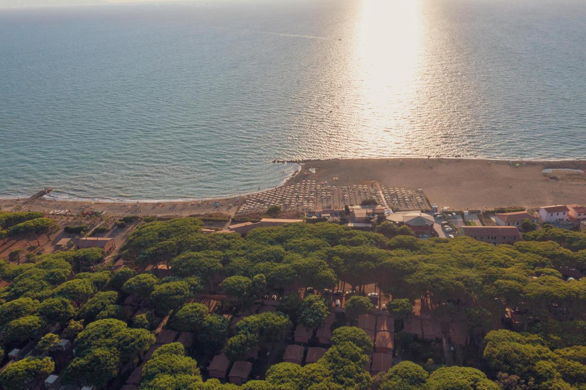Gitavillage Argentario Albinia Kültér fotó The beach of Portals Nous
