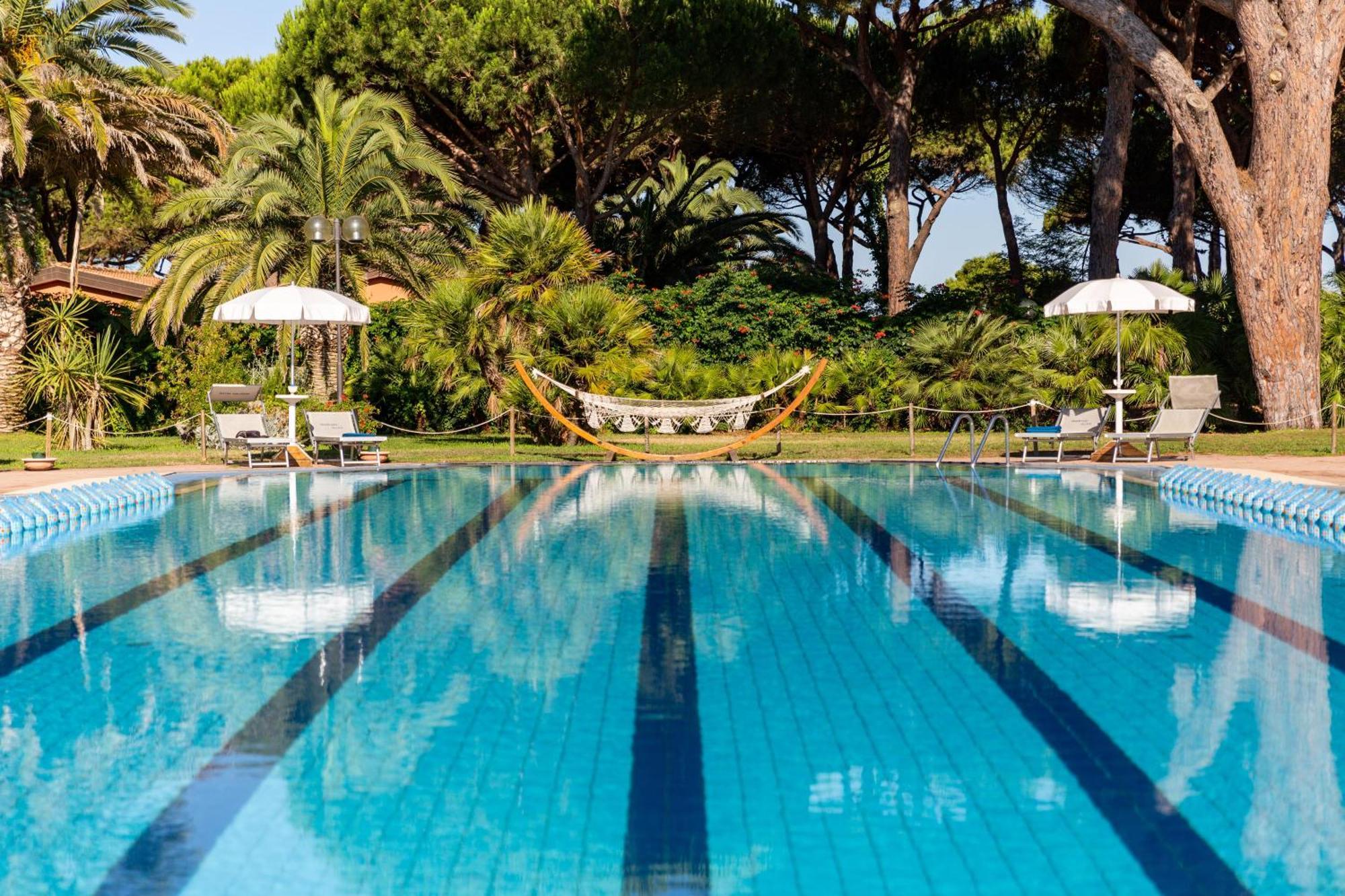 Gitavillage Argentario Albinia Kültér fotó The swimming pool