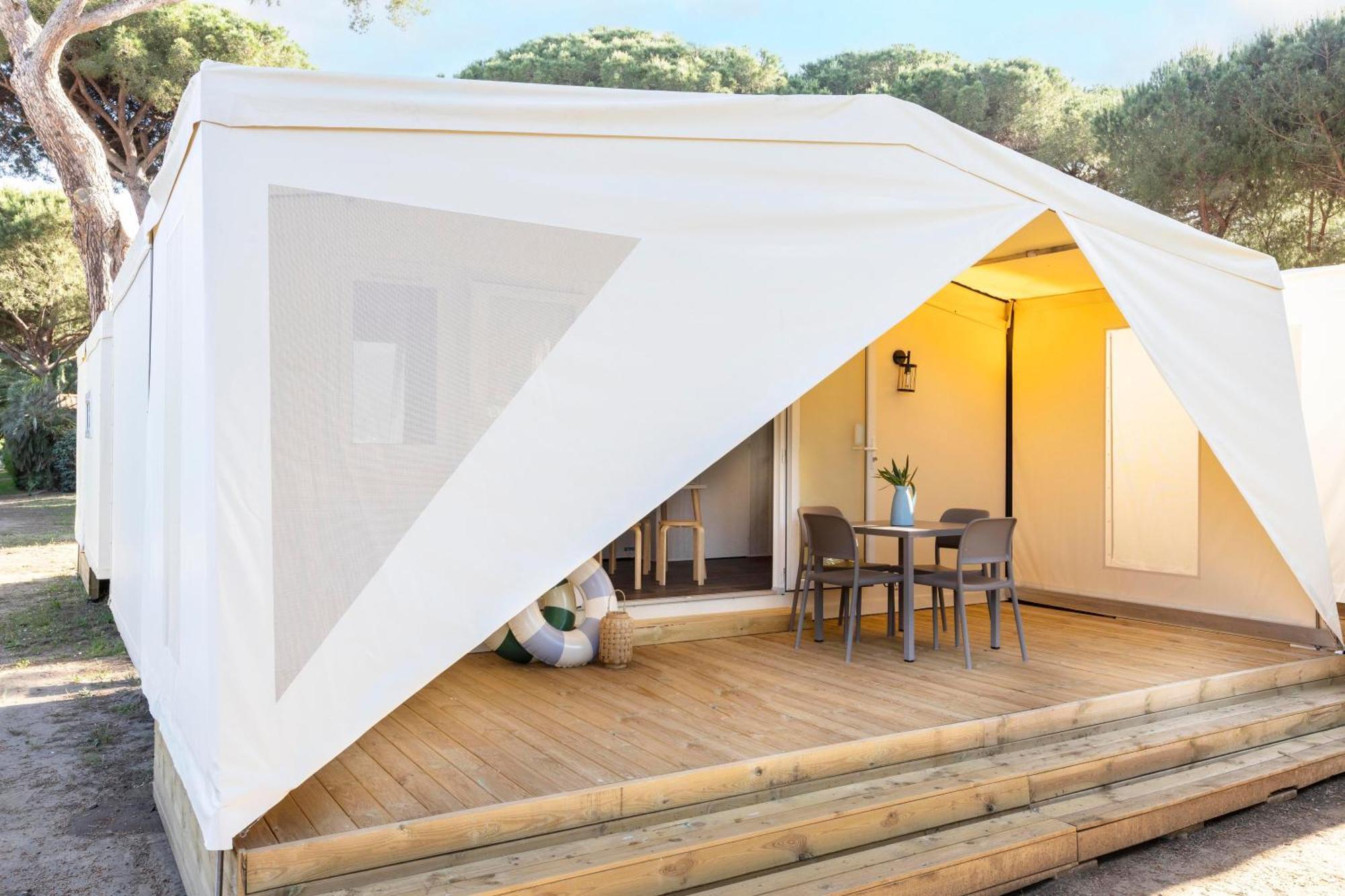 Gitavillage Argentario Albinia Kültér fotó A canvas tent